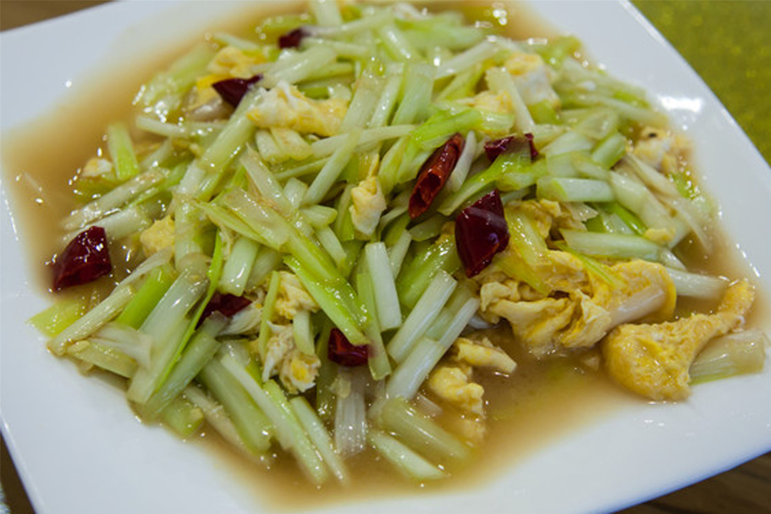 韭黄炒蛋:味道鲜美可口,烹饪简单,美味又营养.