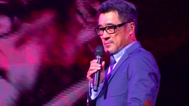 05:10 哥哥张国荣在演唱会上唱《至少还有你》,还这么评价李宗盛 烈火