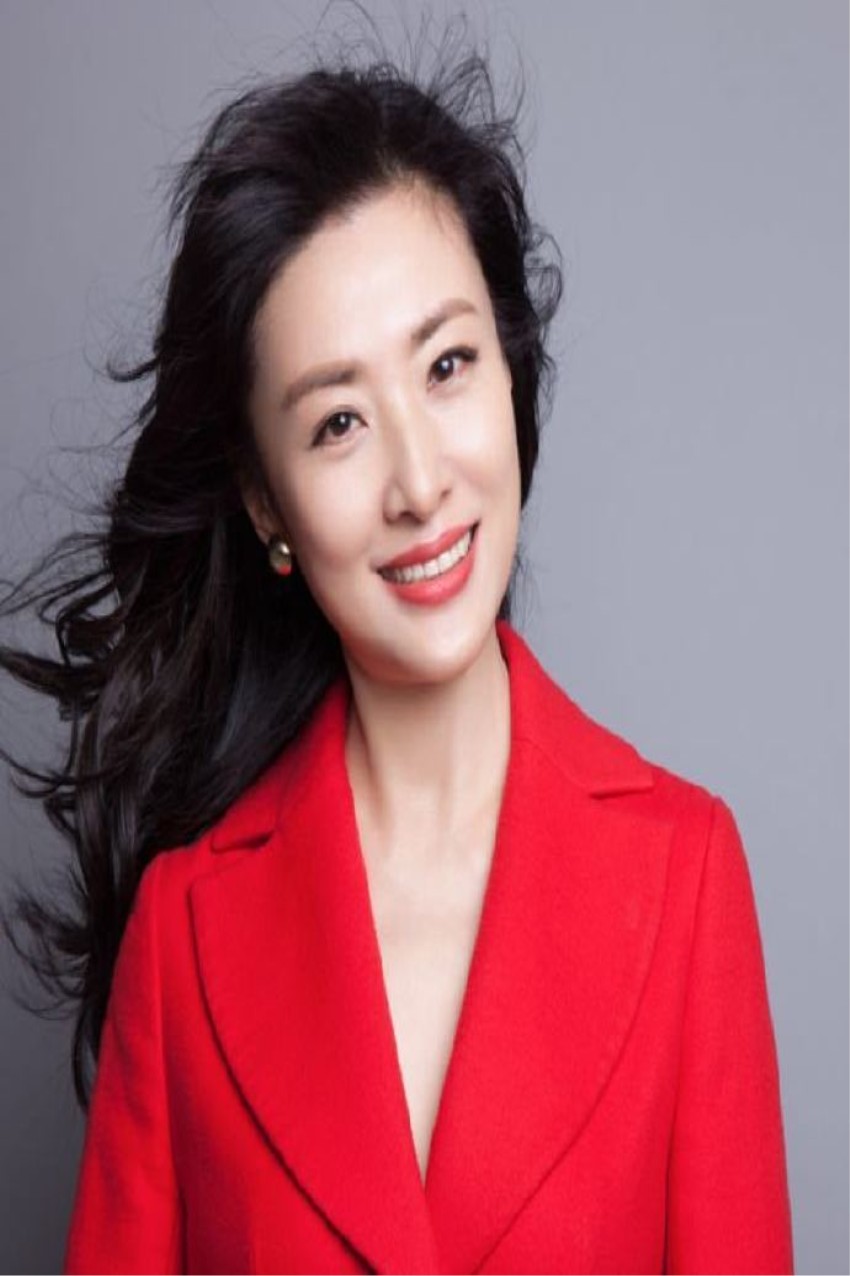 当年主持人周涛离开央视是为了她,真是一位合格的母亲!