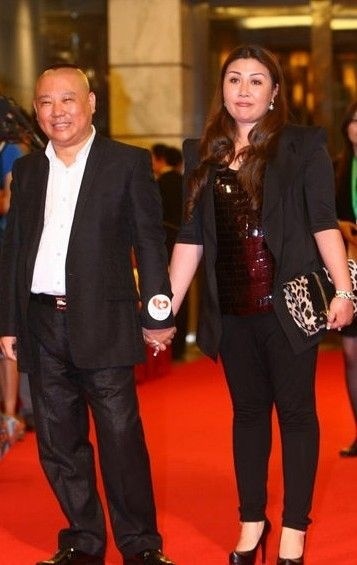 郭德纲的2个老婆图片图片