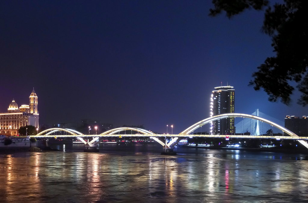 福州台江中洲岛有着美丽的夜景!