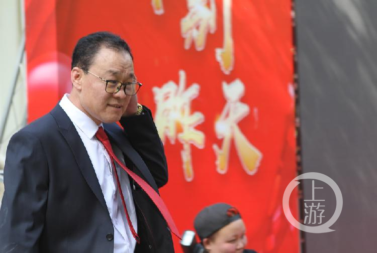 从东北黑道大哥到殡葬师:领结婚证时"就是想哭"