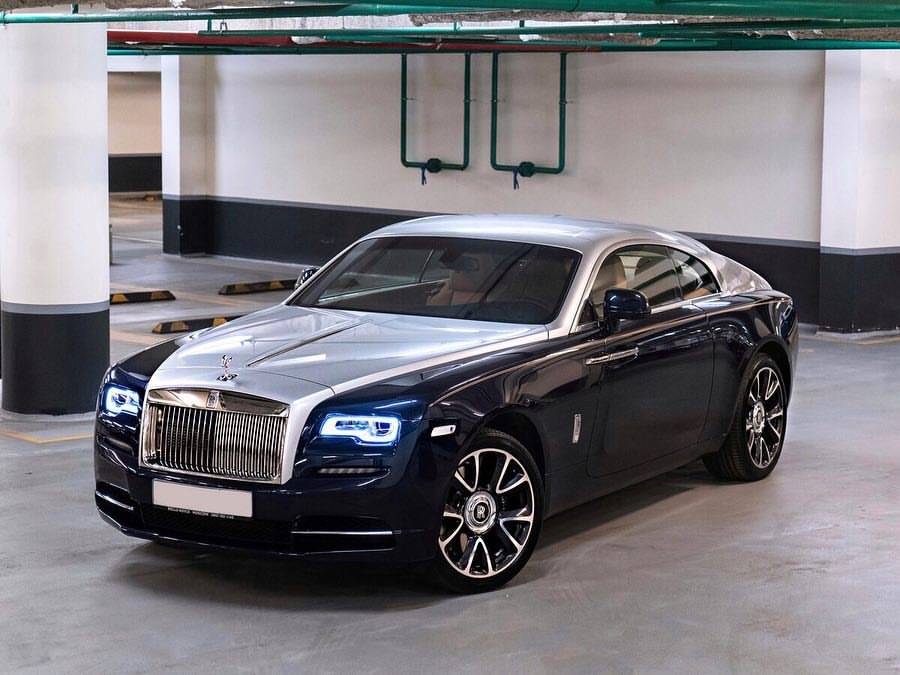 劳斯莱斯双色魅影说不出的一种大气