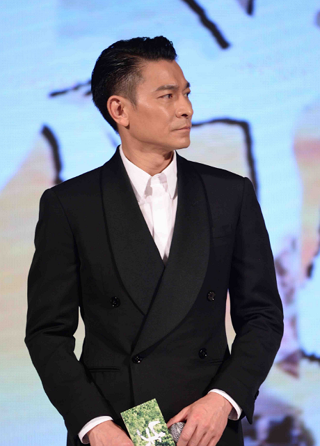 追梦人刘德华,一个眼睛里都是戏的男人,他就应该这么火