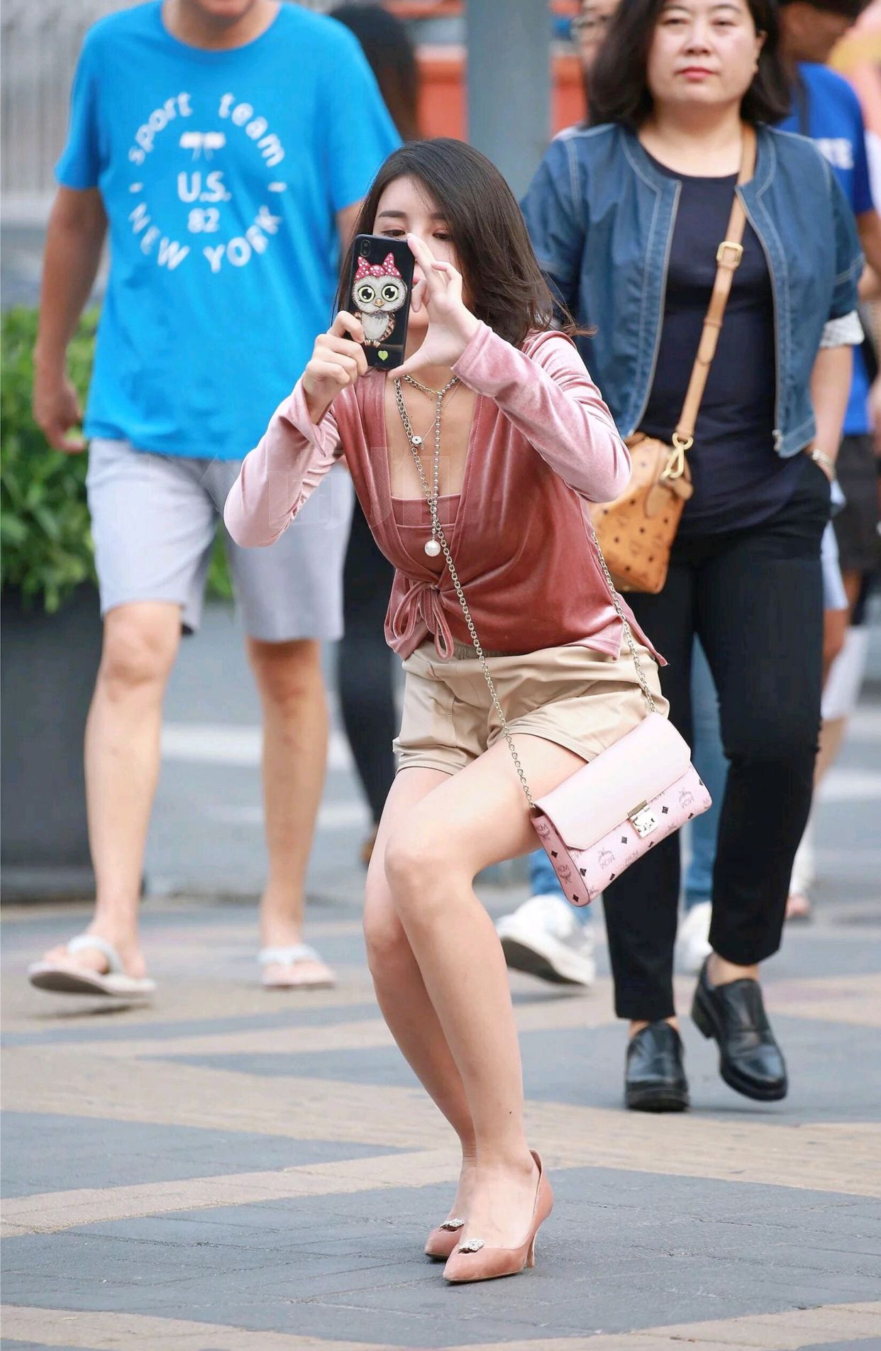 街拍美女,这几种不同类型,你最喜欢哪一个?