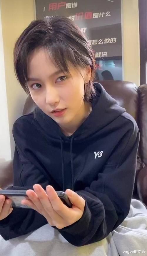 诸葛大力被选为"虎扑女神"?直播无修图曝光后,颜值很真实