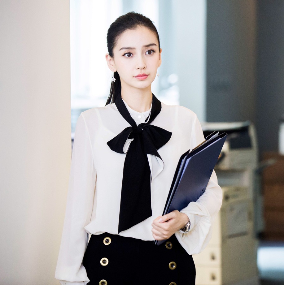 职场妆容应该怎么画?看看《创业时代》的angelababy你