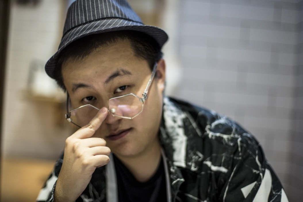 孙笑川被称为网络第一接盘侠,所有事都被网友们甩锅给他.