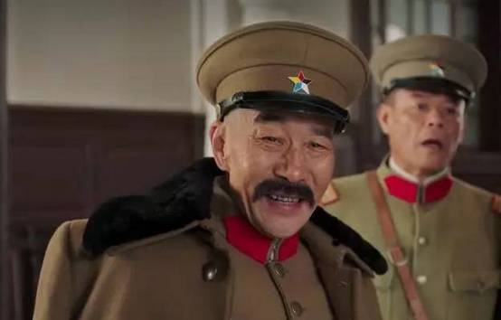 抗战中我军战士子弹打光,为何不捡日军武器?老兵哭着说出原因