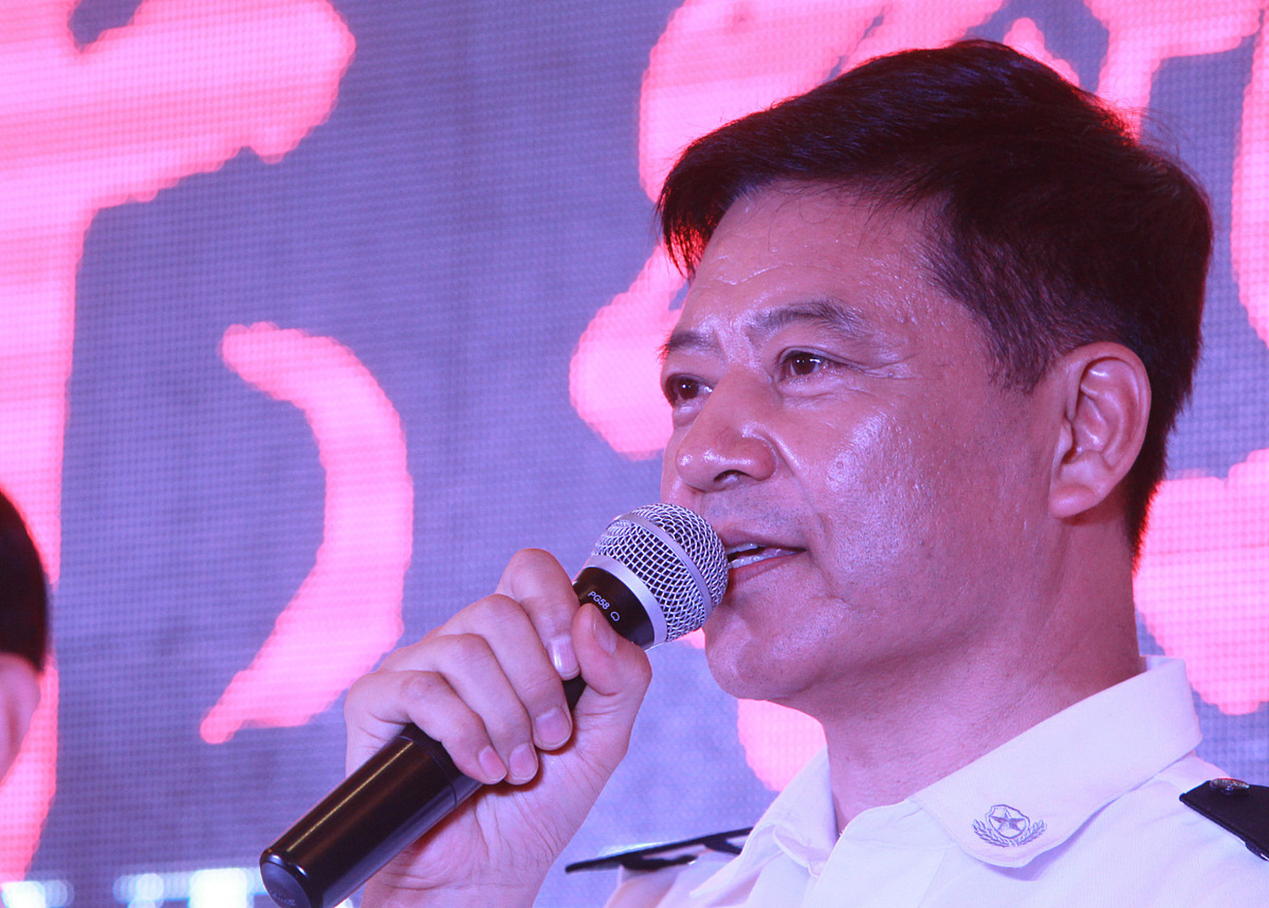 著名演员颜世魁,一生苦难,67岁单身无子嗣,母亲不敢老去!
