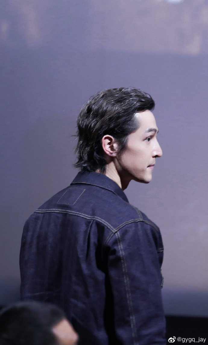 每日打卡# hg#胡歌最具突破男演员# 我想只有在无知的年代里,人才会