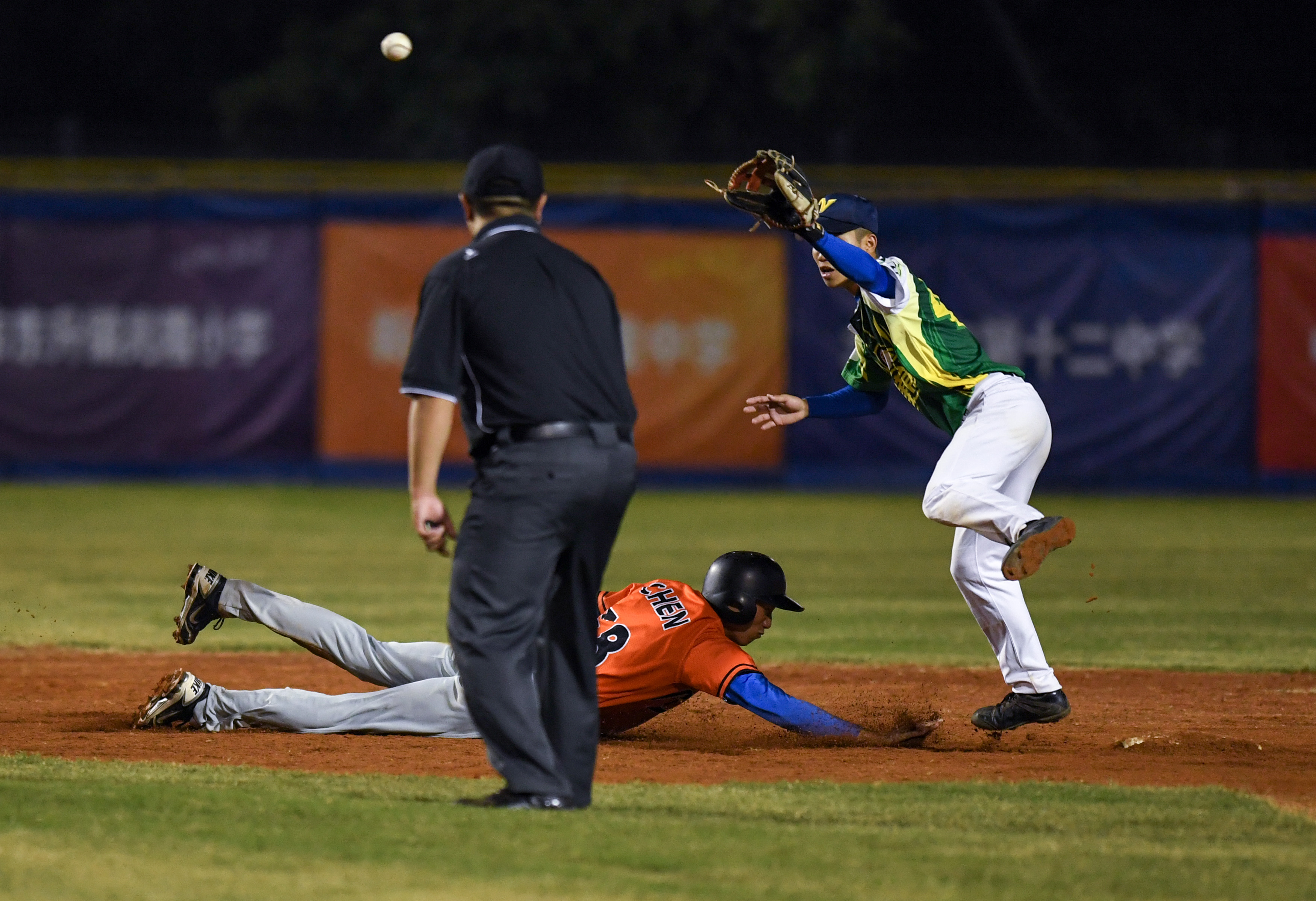 棒球——海峡两岸学生联赛总决赛:厦门大学不敌万能科技大学