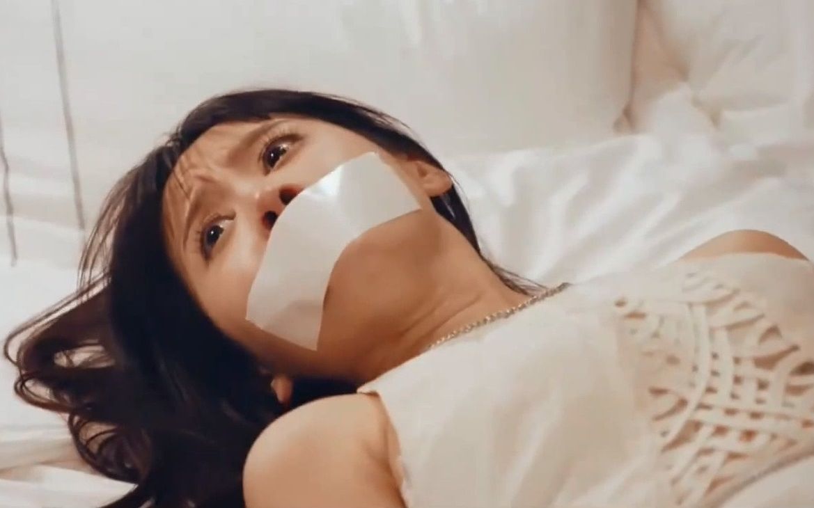 00:45 白裙美女被绑架,男友组团英雄救美 发布时间:2019-12-08 来源