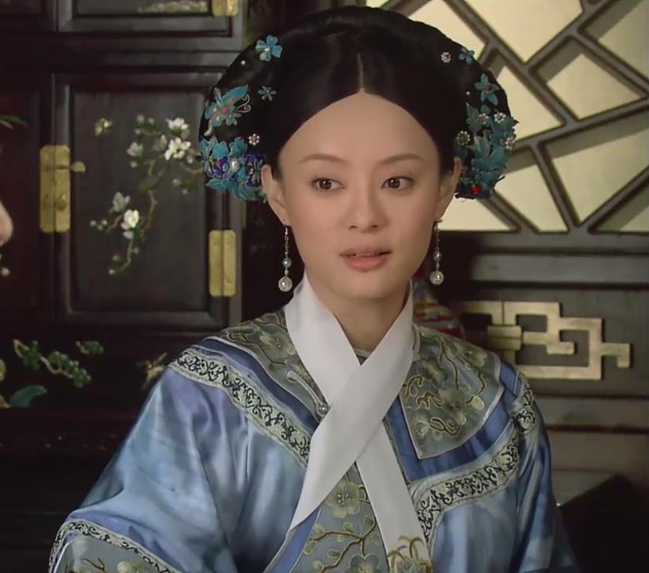 甄嬛传:盘点甄嬛刚入宫时的妆容服饰,每一件都好美!