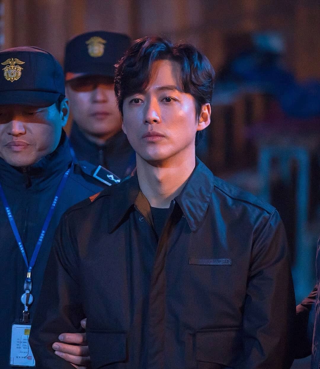 悬疑暗黑神剧,带你领略韩剧的反转魅力《监狱医生》