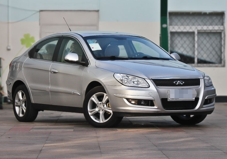 奇瑞a3三厢,造型非常新颖,车身上的轮廓富有张力