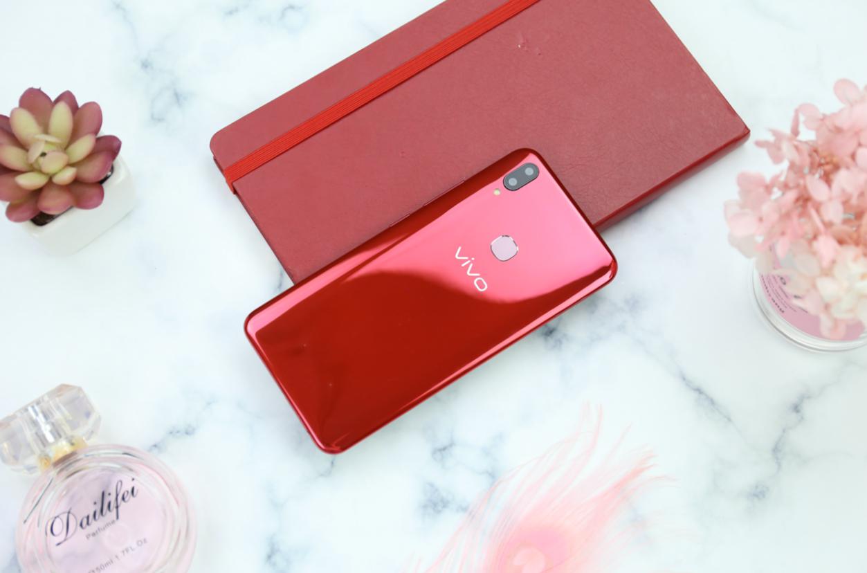 vivo z1青春版上手体验:时尚外观,旗舰实力