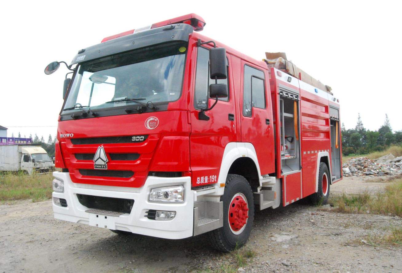 为何国内消防车大多是进口?一台动辄两千多万,国产到底差在哪?