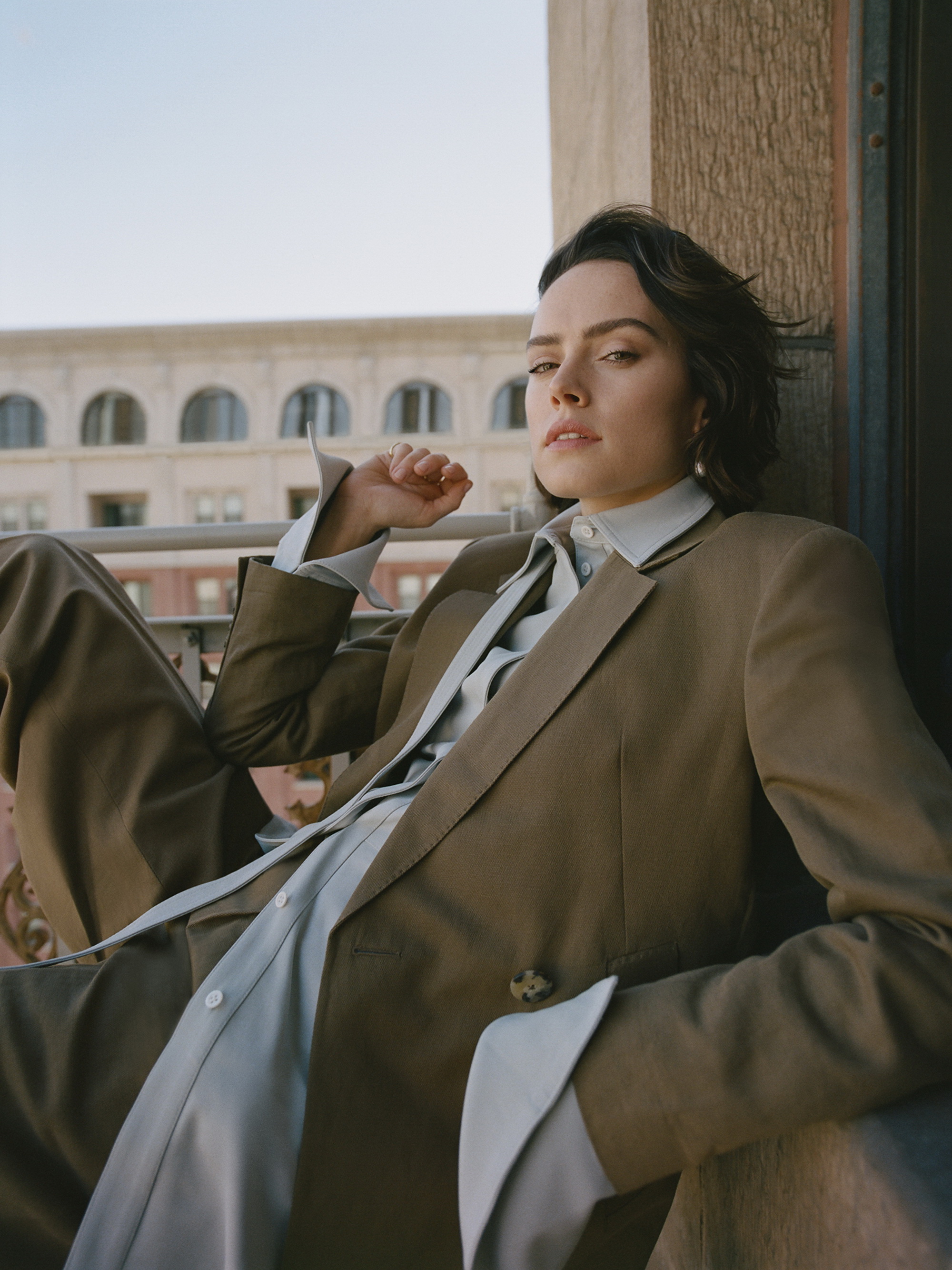 《星球大战9》黛茜·雷德利最新写真