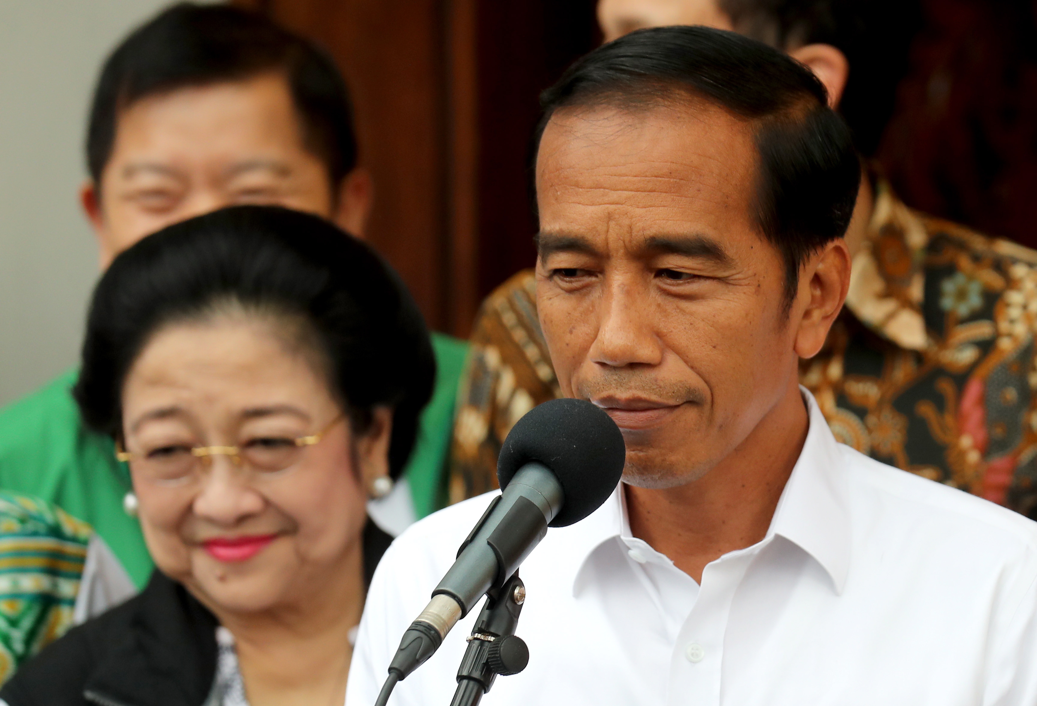 印尼现任总统佐科·维多多宣布赢得连任