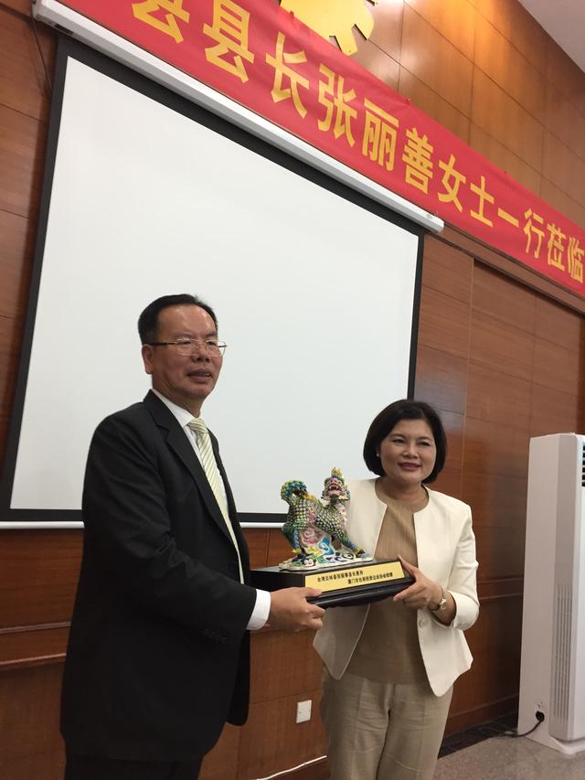 云林县长张丽善厦门卖蒜头