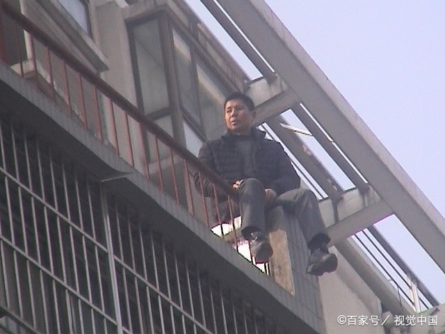 今日早晨,我刚到单位,同事就神色凝重地对我说,行