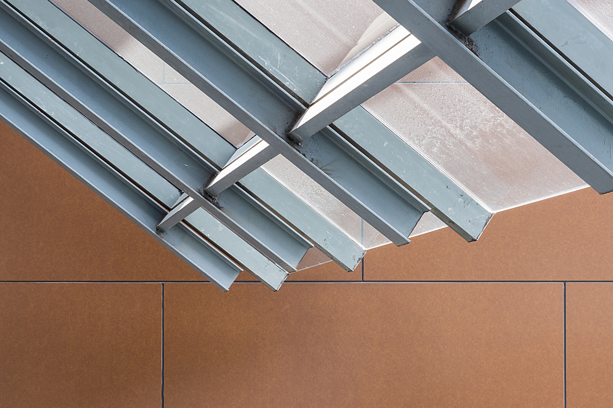 轻钢龙骨吊顶以简约美观,材质耐用,造型灵活等特点受市场欢迎