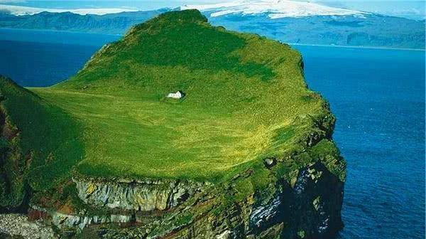 他是全世界最孤独的人,一人住孤岛几十年,只因喜爱孤独