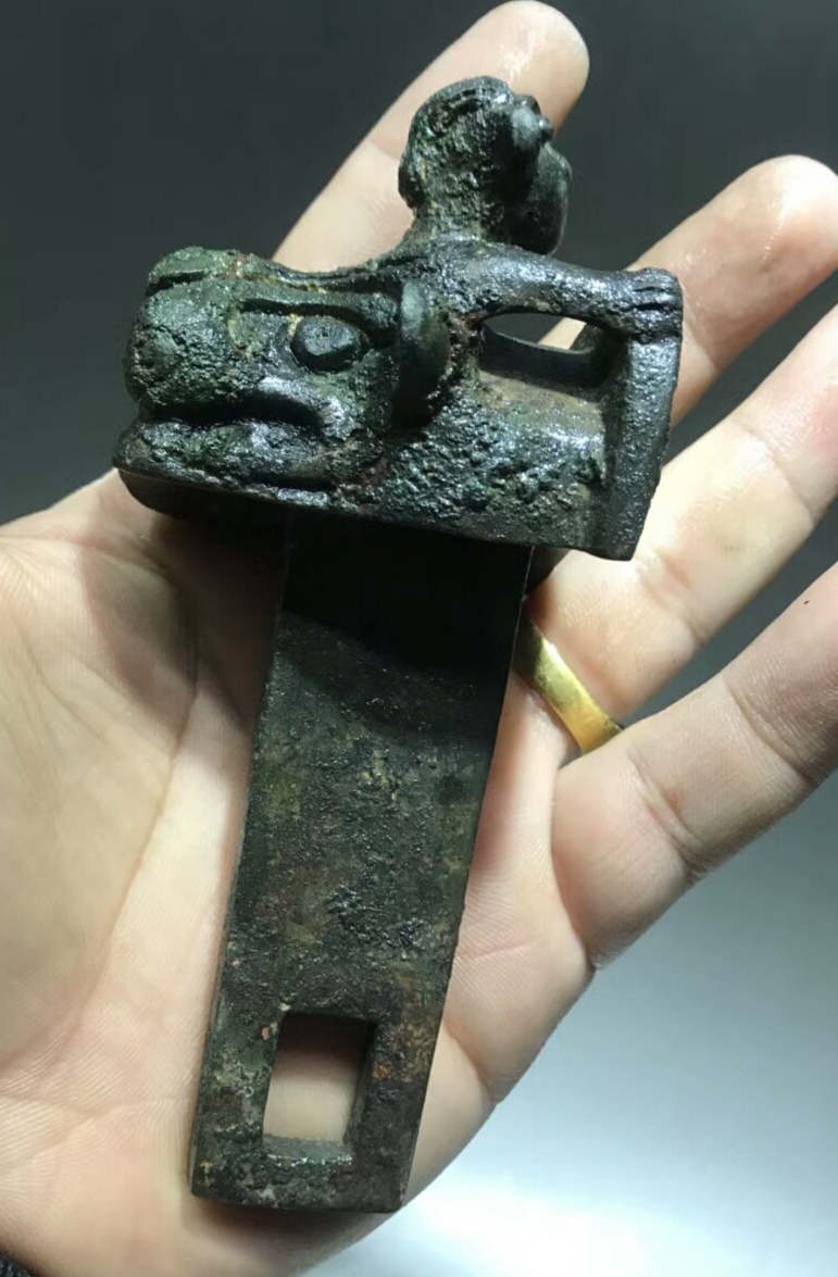 商品专题_青铜车车马器是古代车马上的青铜配件,分为车器和马器