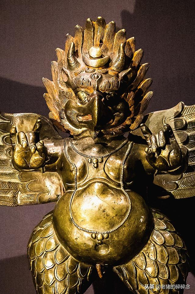 鸳鸯形三彩壶/首都博物馆 唐代鎏金飞廉纹六曲银盘/中国国家博物馆