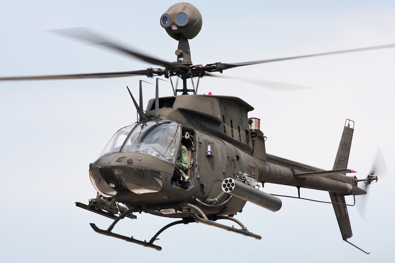 被用来顶替退役的oh-58d基奥瓦勇士轻型侦察直升机来执行武装侦察任务