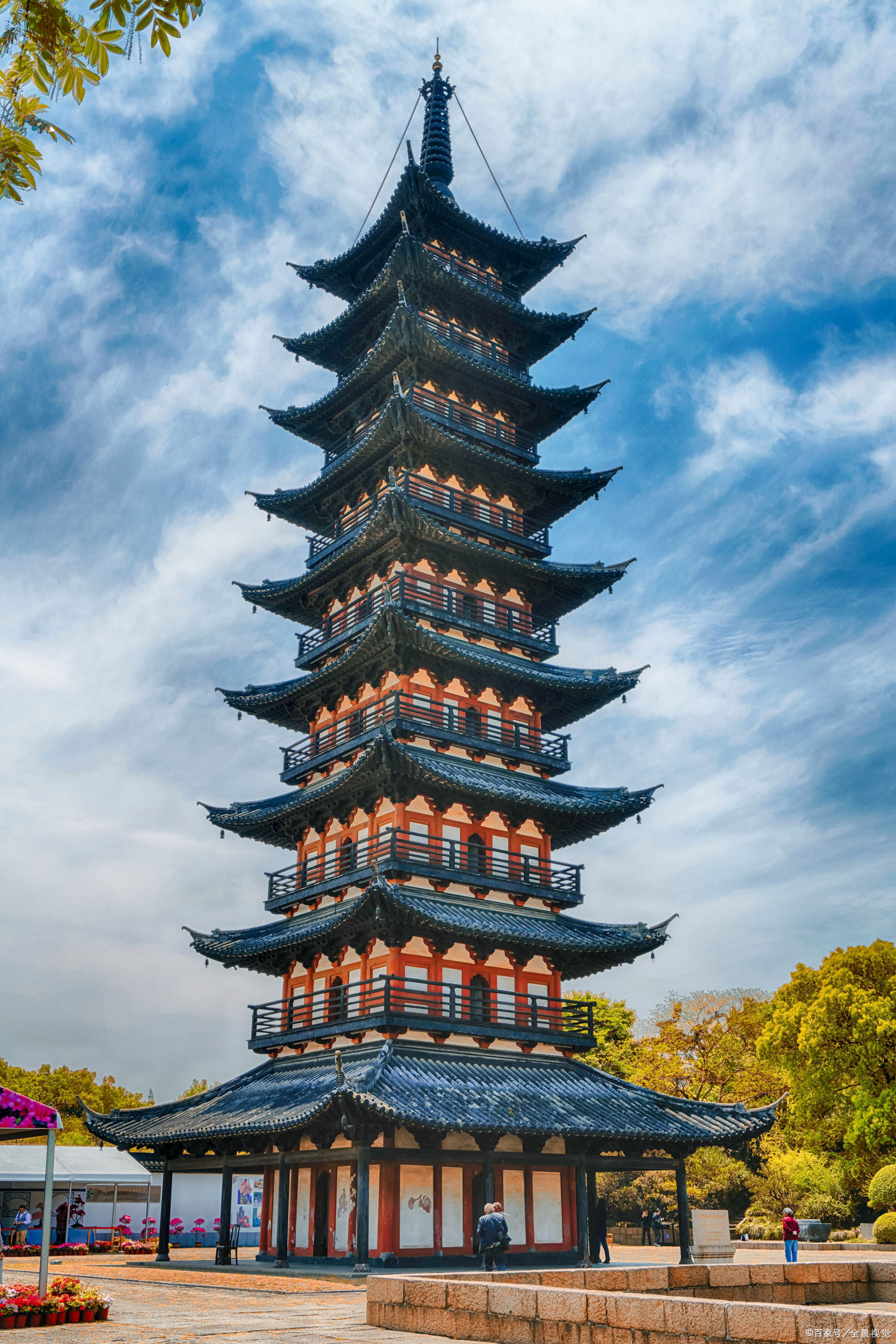 江南两座方塔,常熟方塔与上海方塔,外观相似,哪座更值得一去?