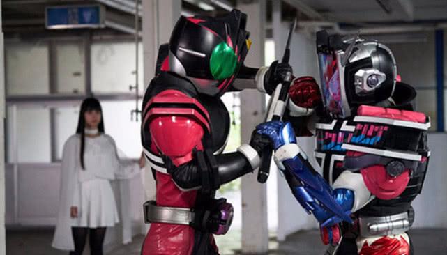 假面骑士:月读和盖茨跨戏成情侣,盖茨终于逆袭,庄吾何去何从?标题图片