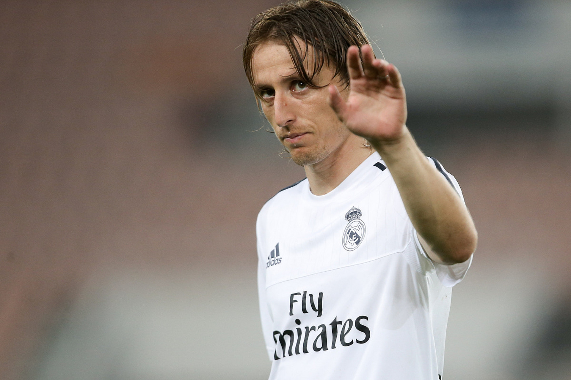 据皇马官方消息:37岁莫德里奇被诊断出左侧大腿后部受伤,伤情进展有待