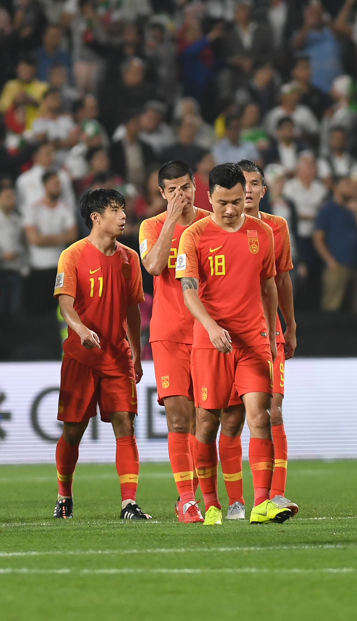 足球——中国队无缘四强(2)