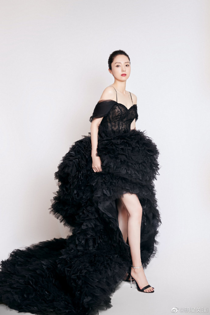 #学着过年# #鼠年新愿# 自从看《雪花女神龙》后,就超喜欢璇姐,尽管当