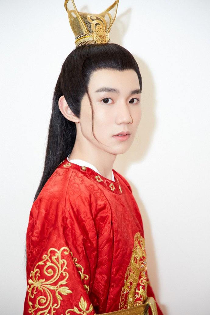 谁说穿越古代就一定要争霸?《带着仓库到大明》给你不一样的体验