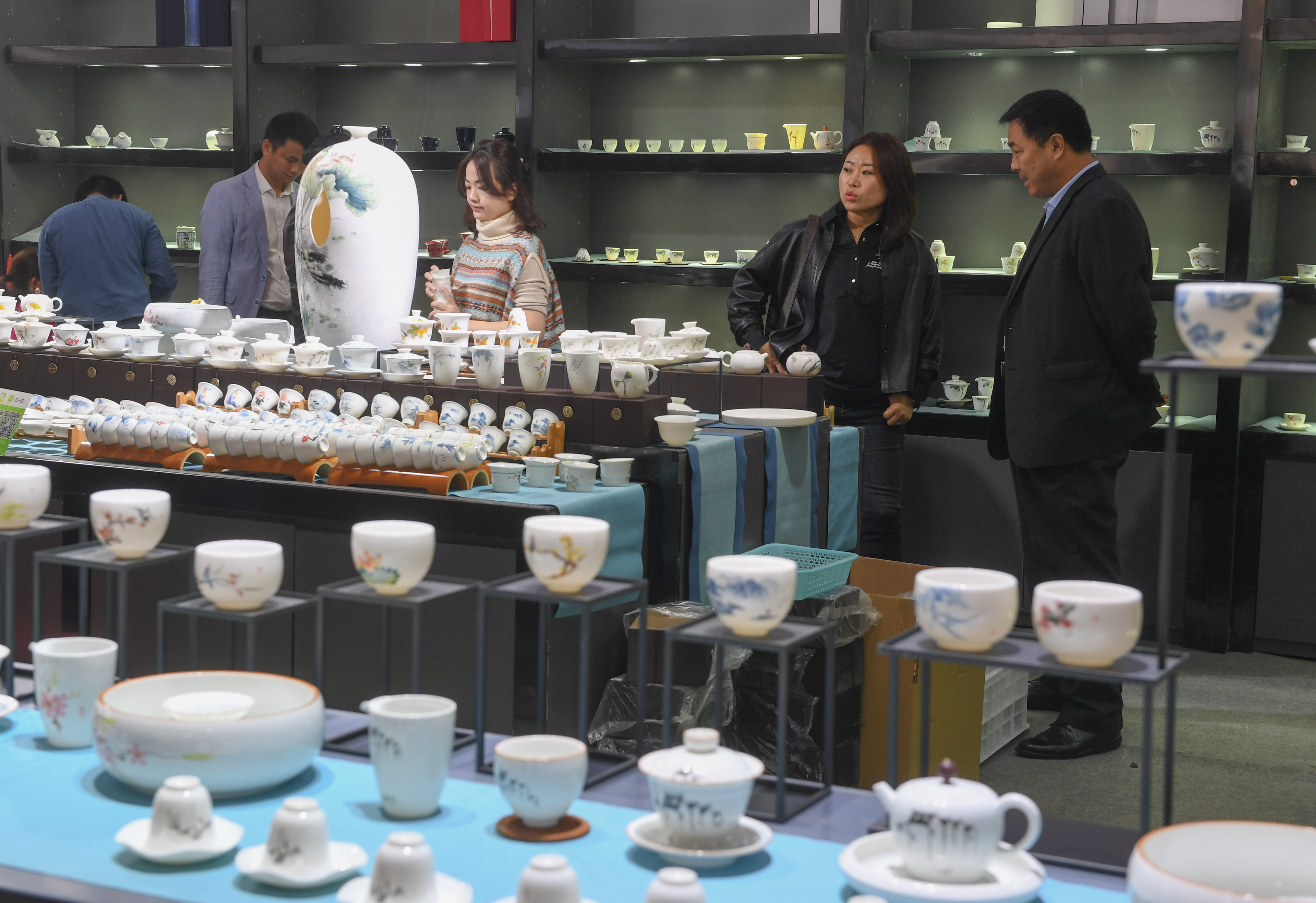 福建德化:创新助力陶瓷茶具成为产业新亮点(3)