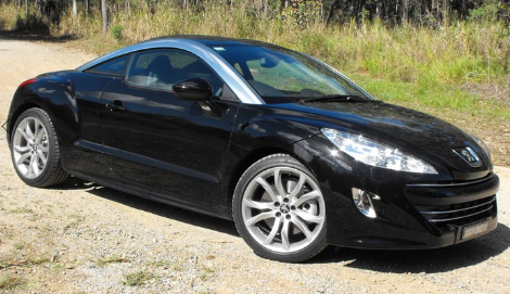 汽车:标致4007,拥有充足的货物空间,是一款舒适的车!