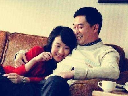 张嘉译前妻近照,颜值逆天碾压现任,怪不得他至今不愿提及