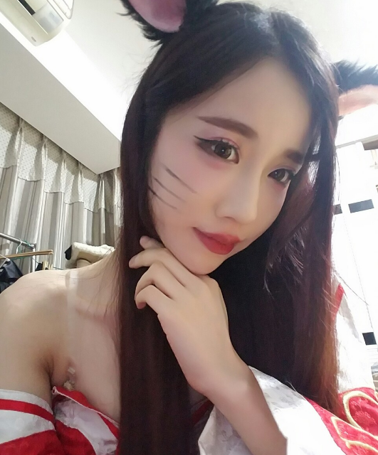 轩子巨2兔cos可爱阿狸,俏皮眼神惹人心动,网友:我好像恋爱了!