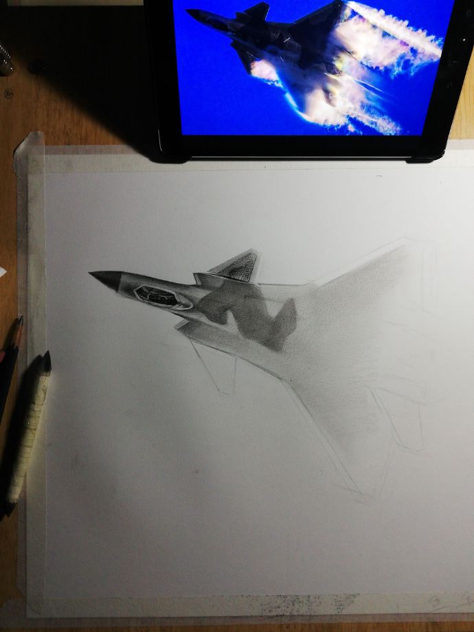 网友画歼-20飞行照片,画出来的就像真的一样,不得不让
