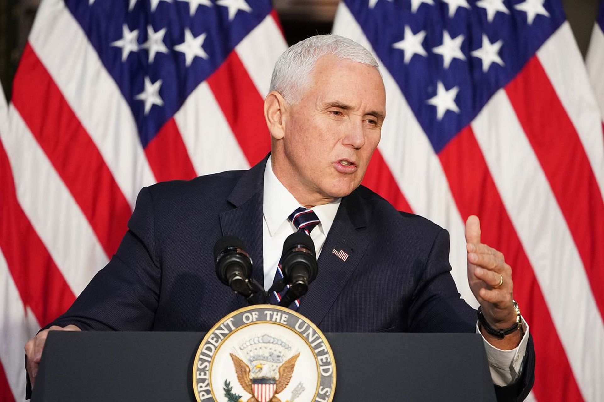 美国前副总统彭斯访问乌克兰  迈克·彭斯正式宣布参加2024年美国总统