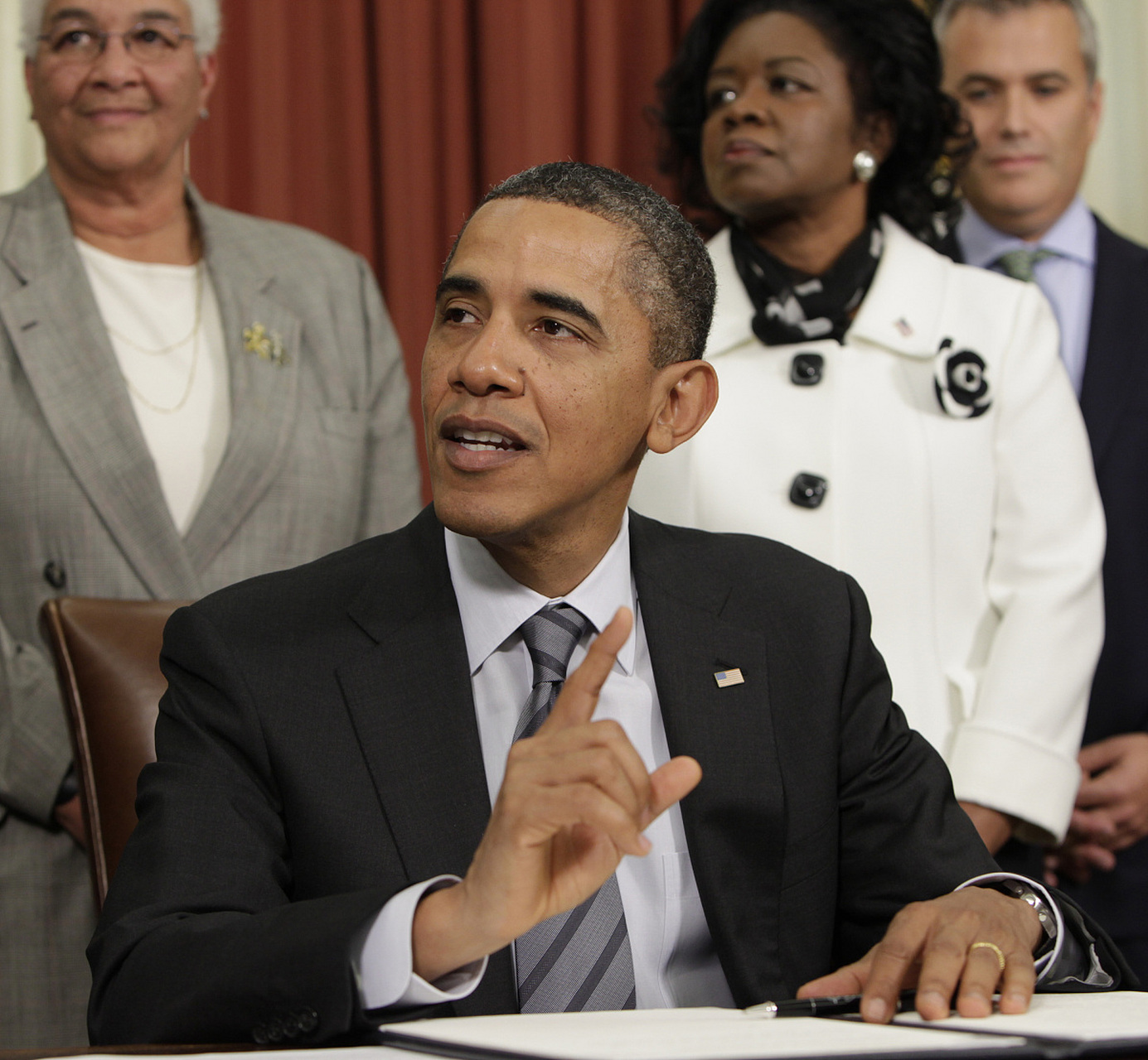 俄宣布禁止美国前总统奥巴马入境#   简介: 最近,俄罗斯政府宣布街构