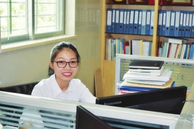 90后文科姑娘成科技公司董助 入围泉州"最美职工"