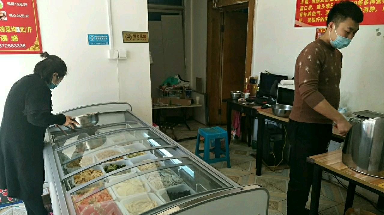老婆怀孕,想吃久久鸭,小马跑两条街才买到,怀孕了都喜欢吃辣?