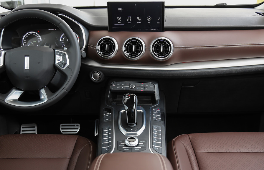 wey vv6霸气时尚的外观,内饰高端大气,让你享受开车的过程