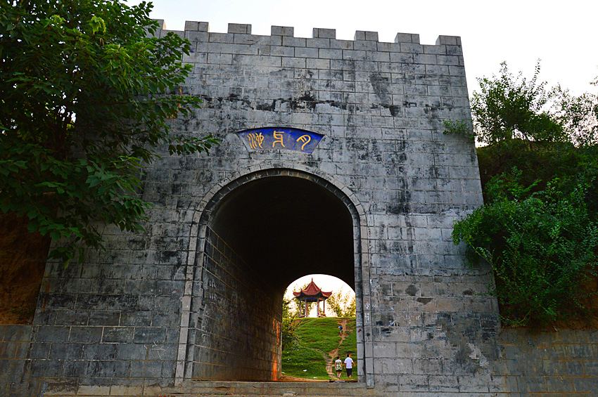 月牙池,不来这里欣赏下风景吗?