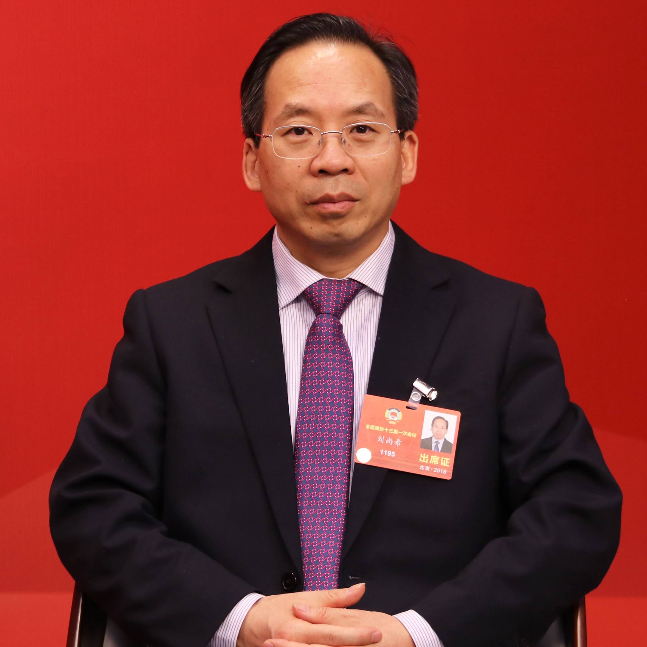 刘尚希做客央视新闻《相对论》一起为"大连"们支招