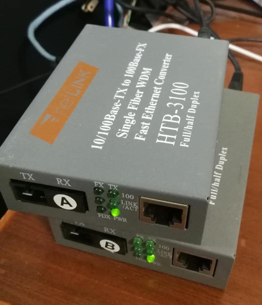 不同的单模双纤光纤收发器组队正常工作 状态指示灯 以下为百兆光纤